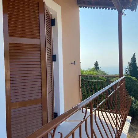 Casa Tierra * Loutses